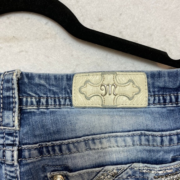 Miss Me Mid-Rise Easy Short Size 32 Blue Denim Embellished Distressed EB447EFH5 - Picture 8 of 8